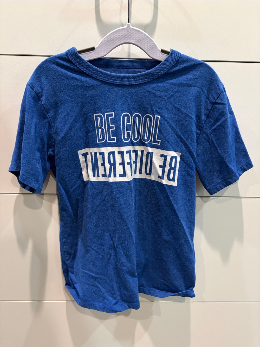 Be cool be different kids tee